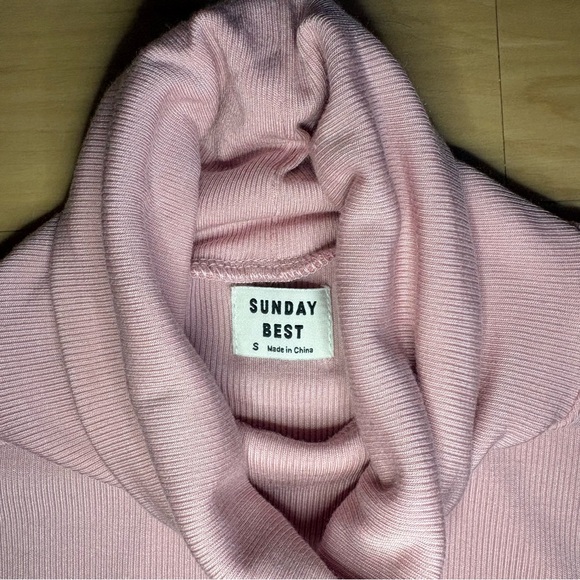 Sunday Best Pink Ribbed Freshman Turtleneck Aritzia Size S - Picture 6 of 8